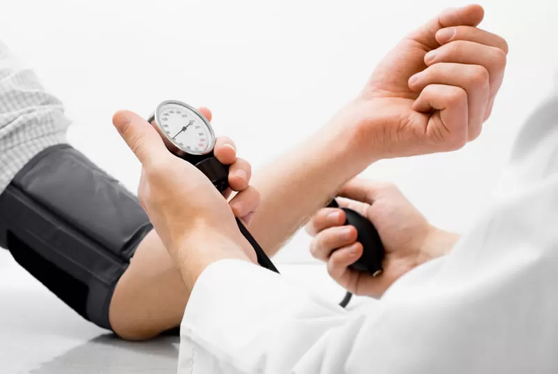 کنترل وضعیت فشار خون بانوان قبل از تصمیم به بارداری